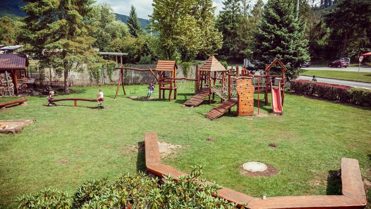 Hotel Horal Roznov pod Radhostem Exterior photo